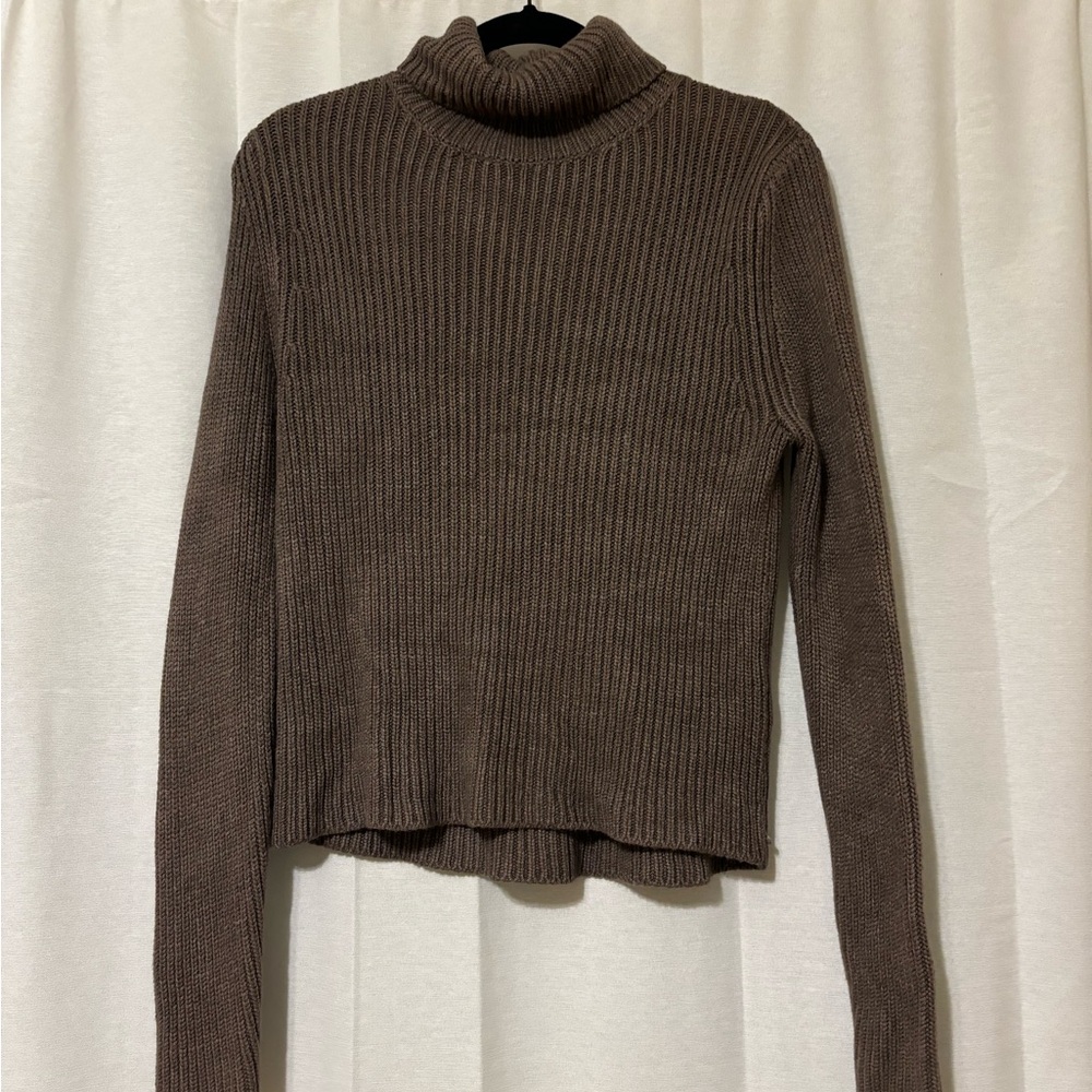 Brown knit turtle neck sweater